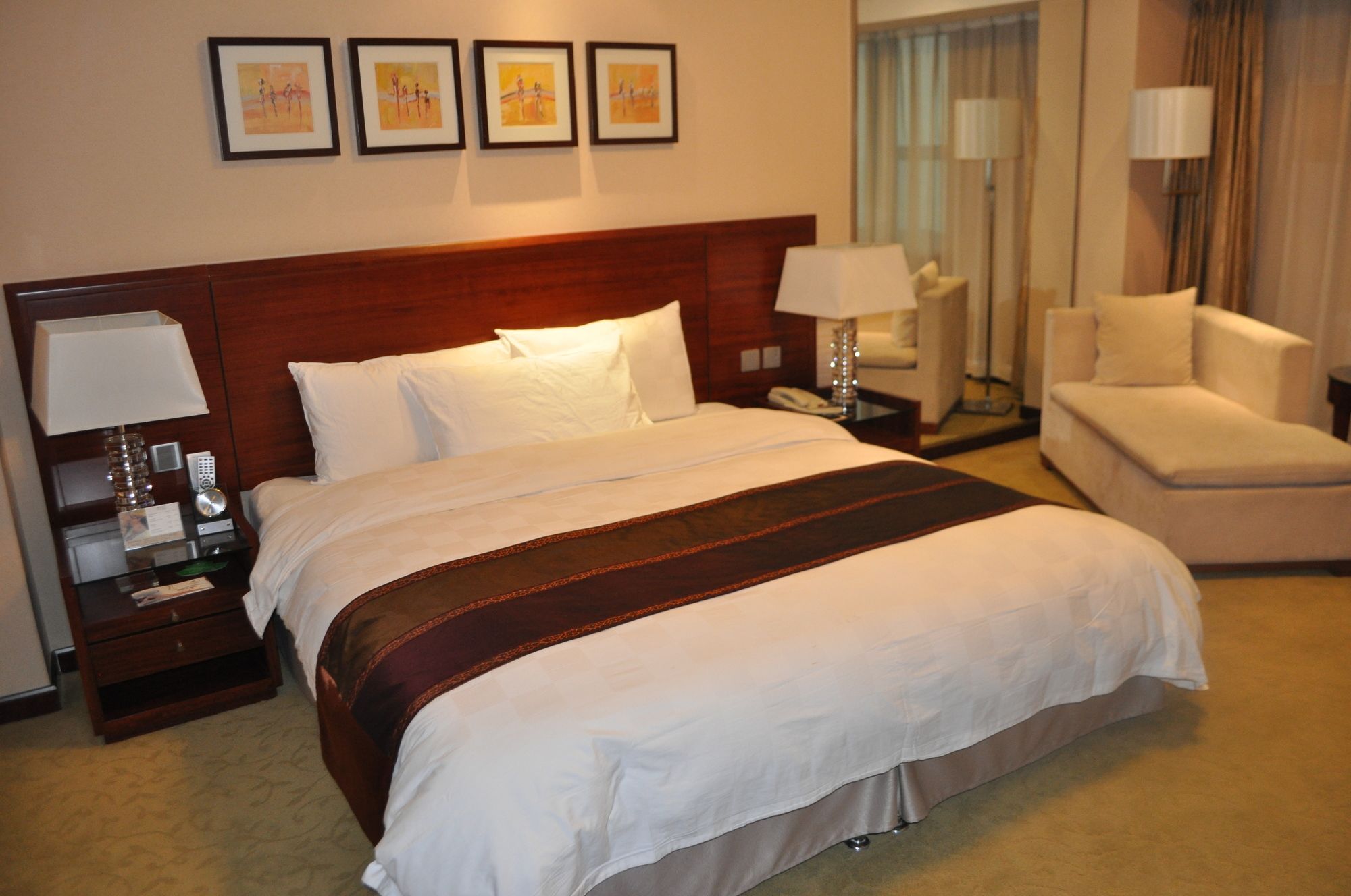 Фото Ramada Plaza Shenyang City Center