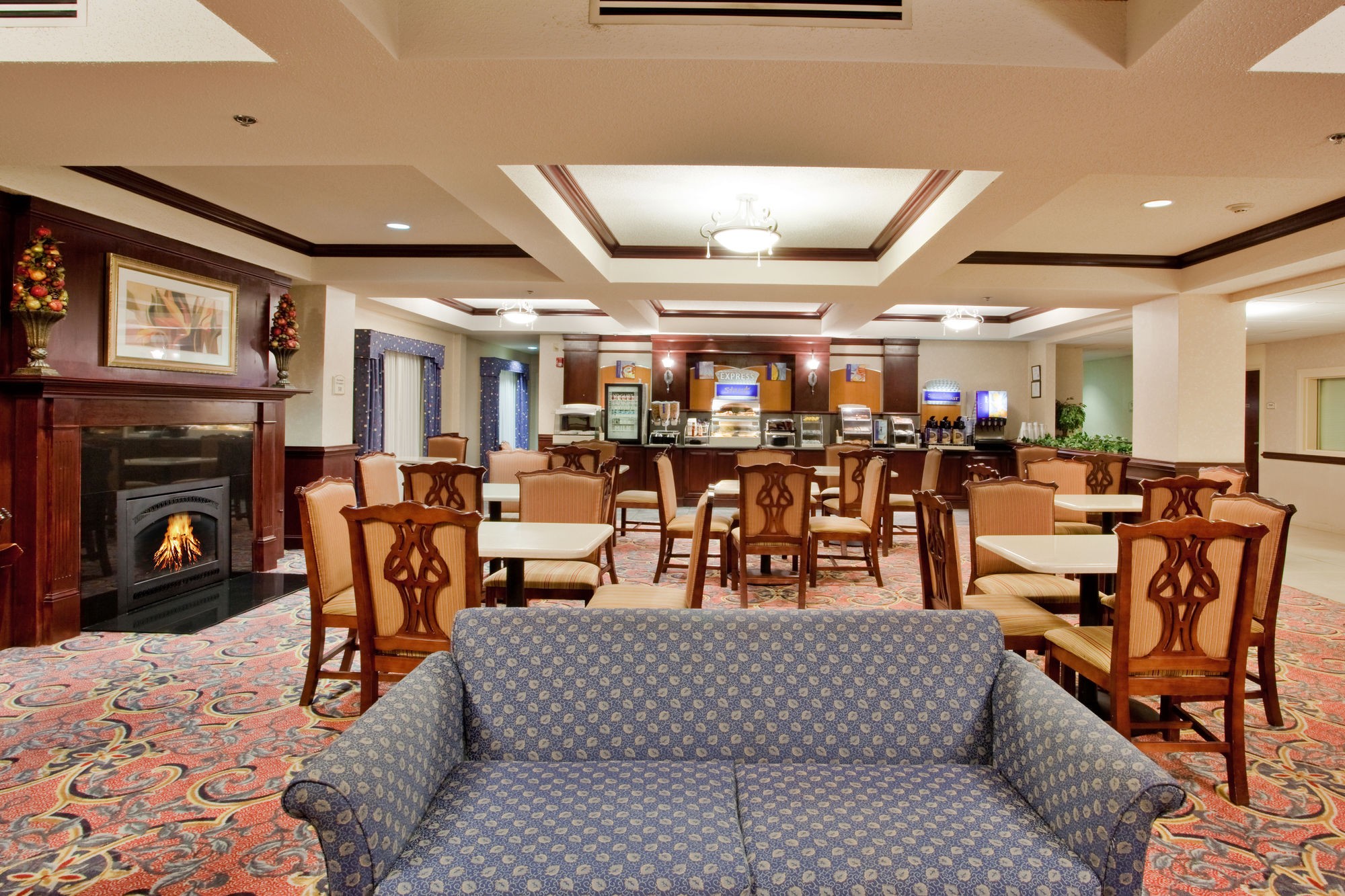 Фото Holiday Inn Express Hotel & Suites Chesapeake, an Ihg Hotel