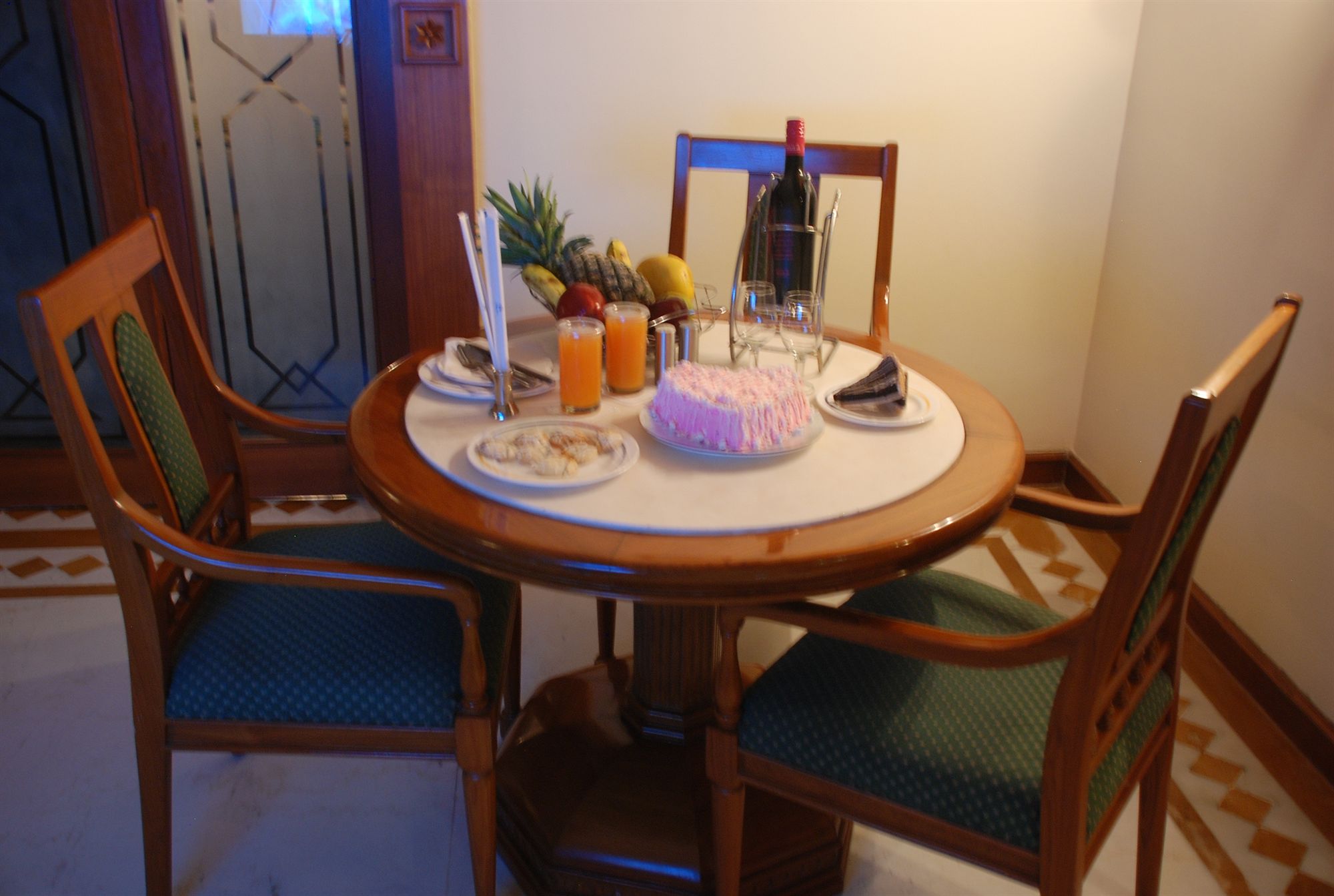 Фото The Maya Hotel