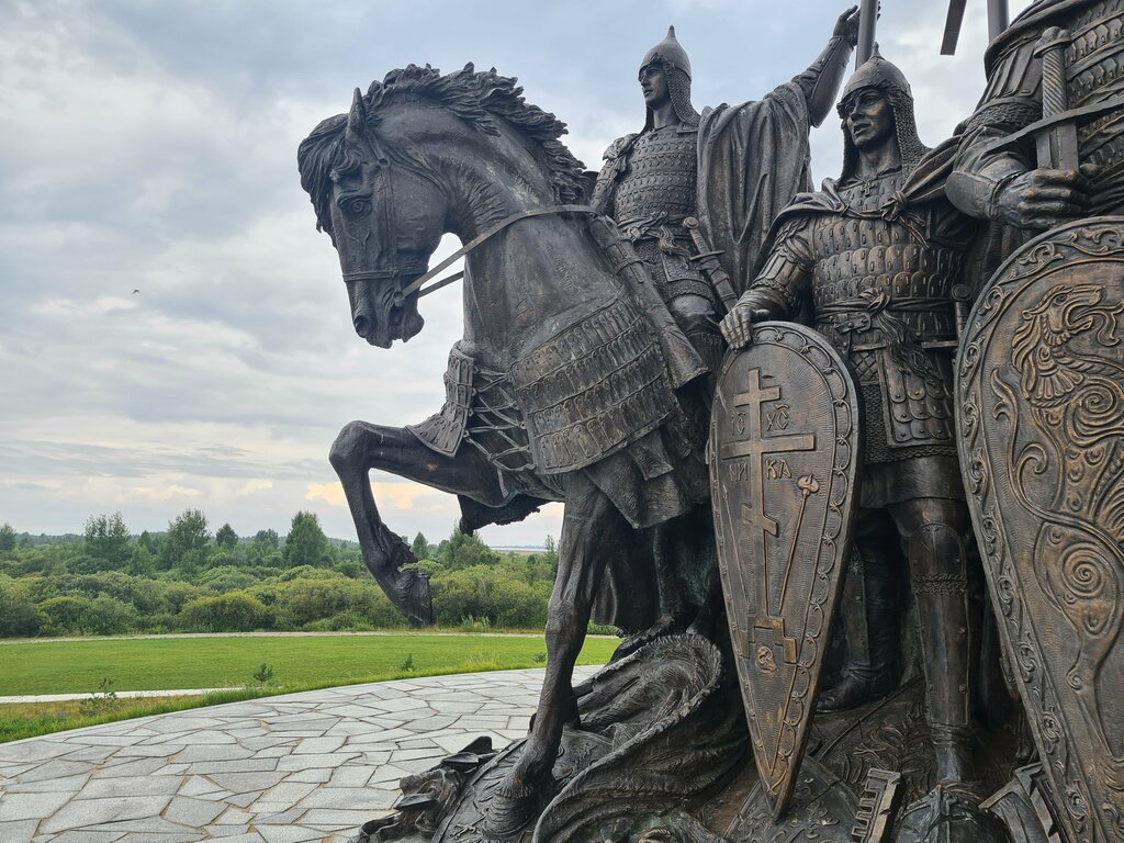 Памятник, мемориал Князь Александр Невский с дружиной, Псковская область, фото