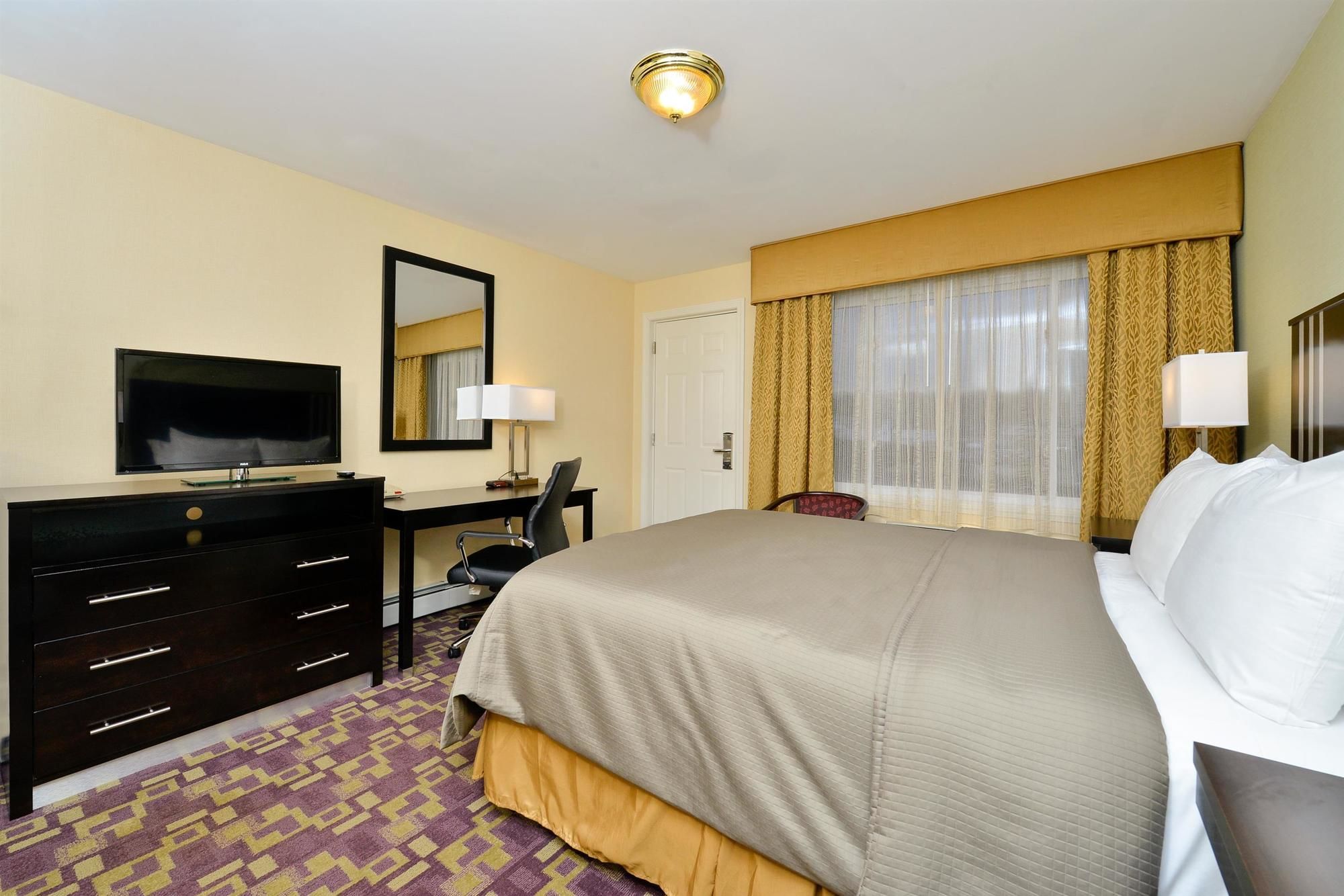 Фото Americas Best Value Inn Providence North Scituate