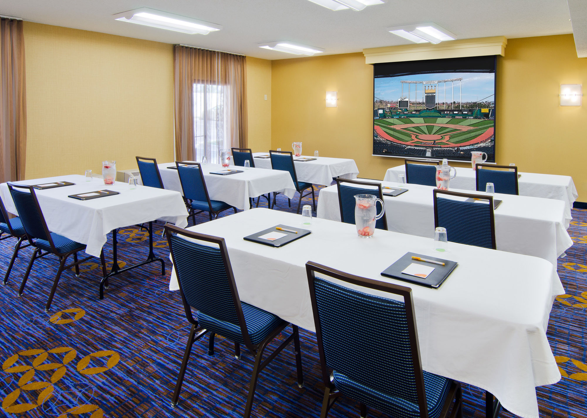 Фото Courtyard by Marriott Kansas City Overland Park/Metcalf