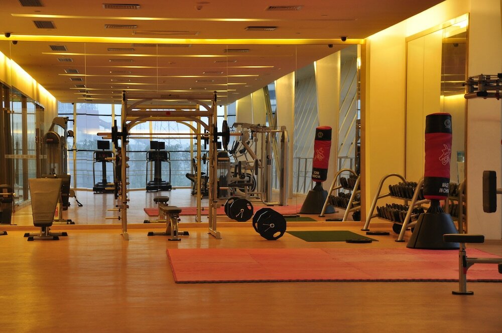 Фото Regal Plaza Hotel & Residence