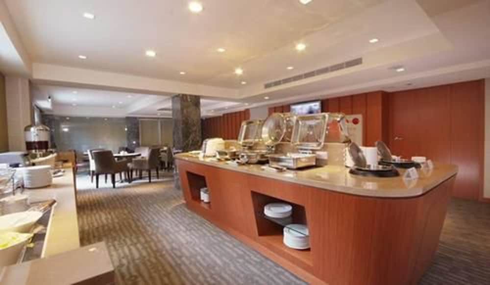 Фото Tokyo International Hotel