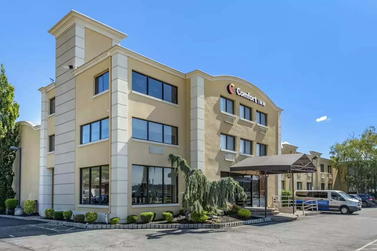 Фото Comfort Inn Edgewater on Hudson River