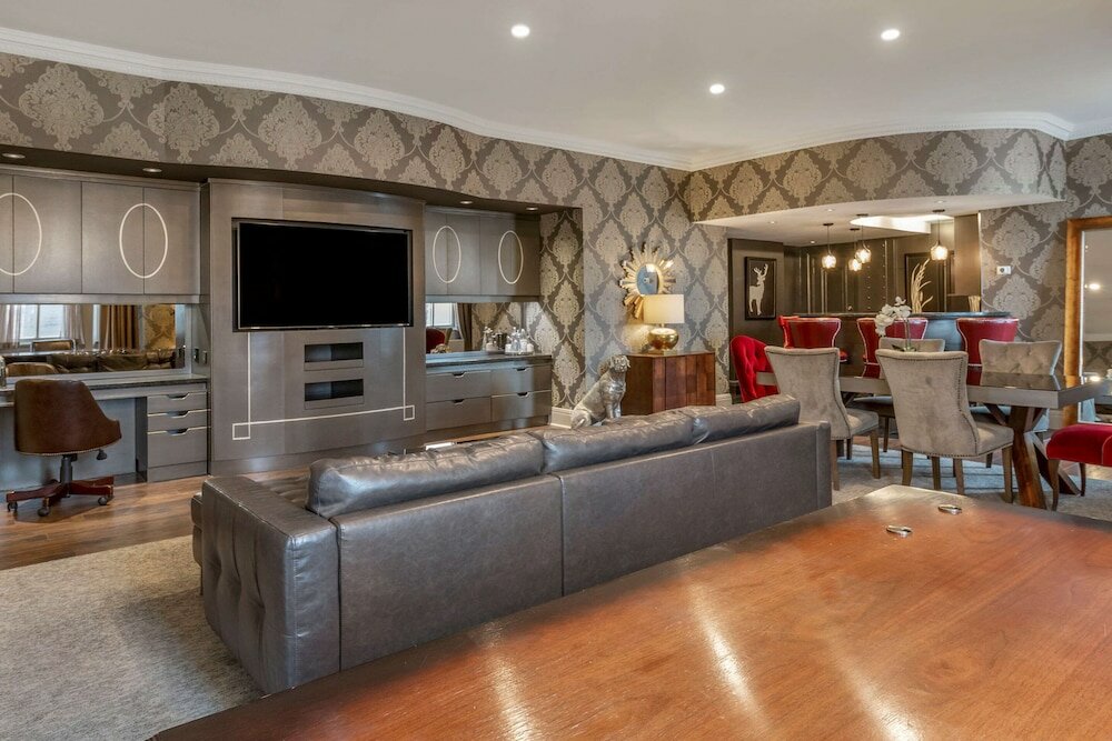 Фото The Fort Garry Hotel