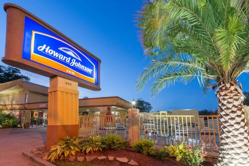 Гостиница Howard Johnson by Wyndham Historic Lake Charles в Лейк-Чарльзе