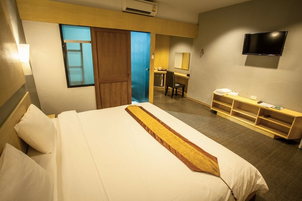 Фото Nh Elegant Hotel