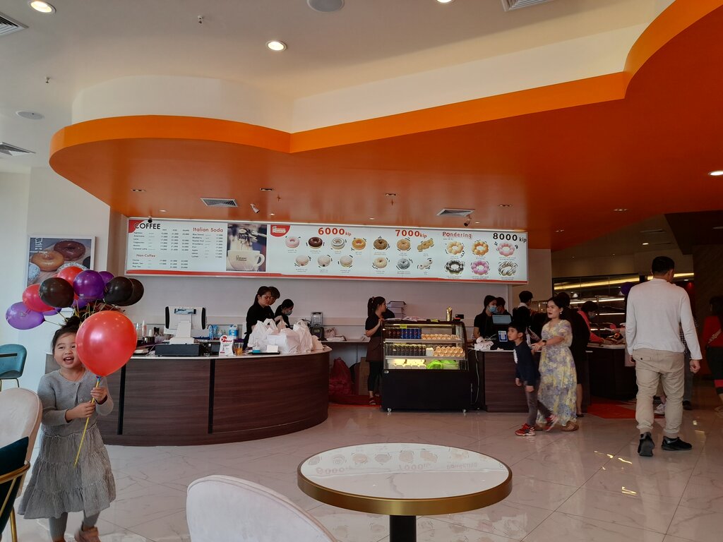 Cafe Mister Doughnut, Vientiane, photo