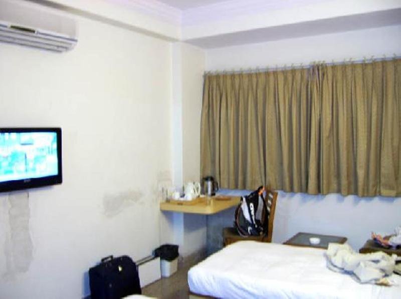 Фото Hotel Swati Deluxe