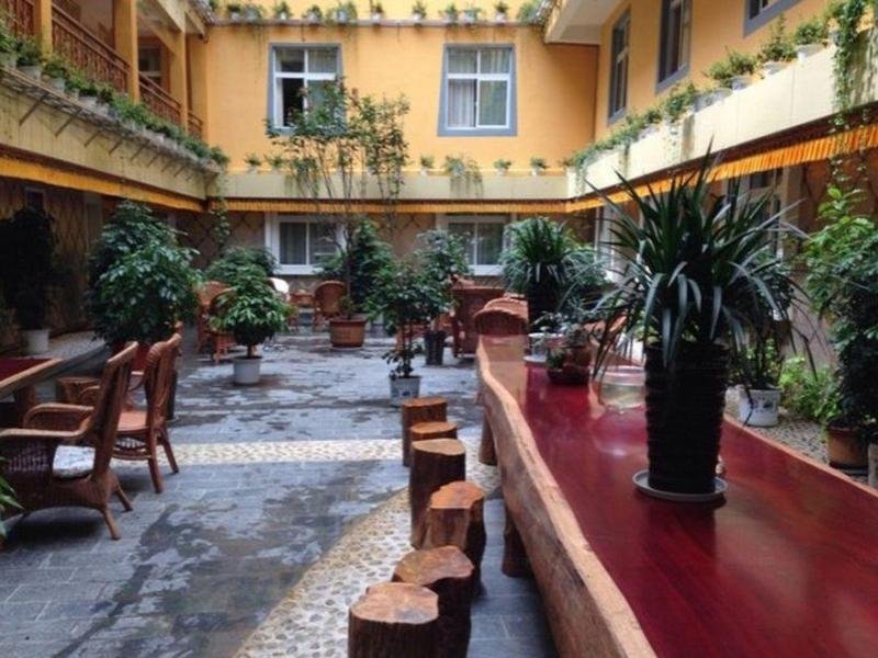 Фото 7 Days Inn Diqing Shangri-la Old Town Branch