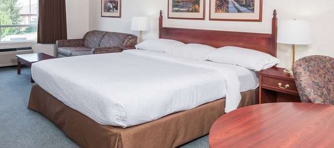 Фото Super 8 by Wyndham High River Ab