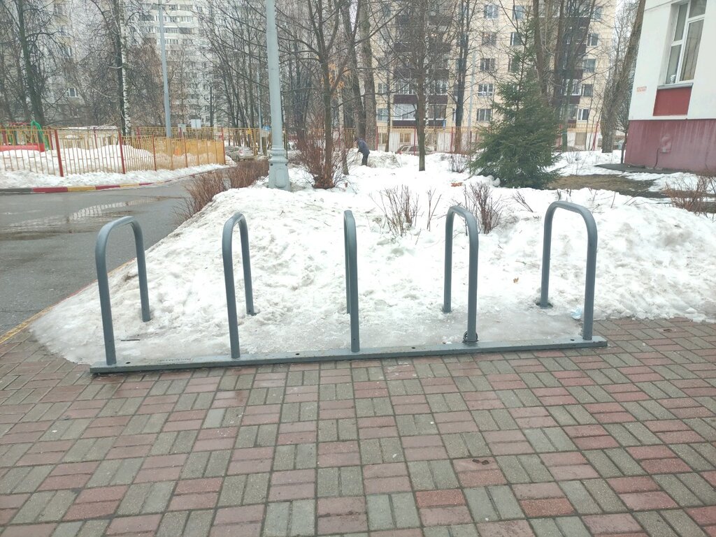 Bicycle parking Velosipednaya parkovka № 37021 Shkola № 290, Moscow, photo