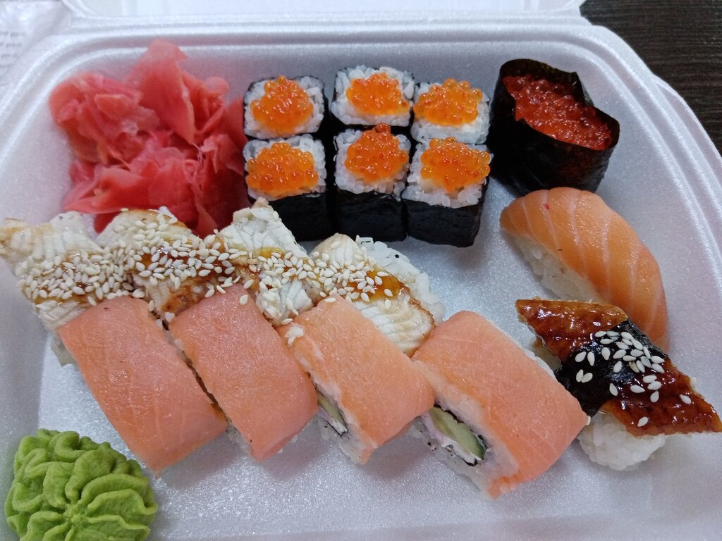 Sushi and asian food store Sushi Khaus, Volosovo, photo