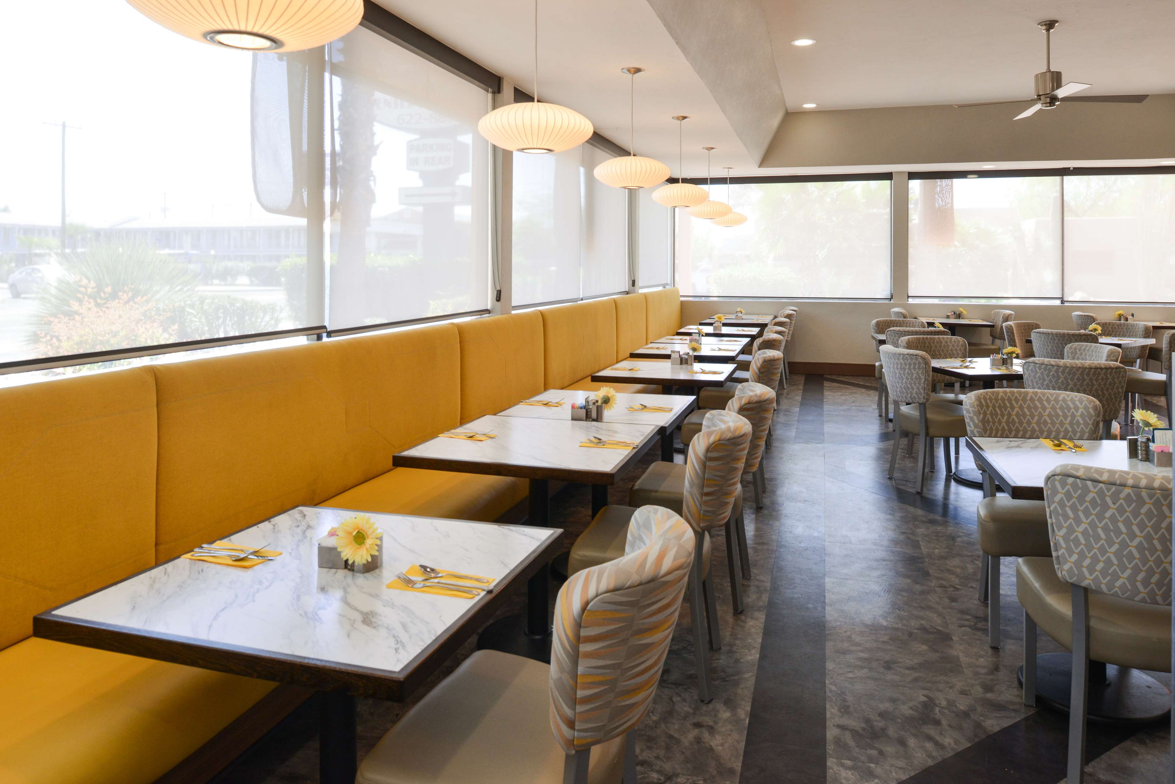 Фото Best Western Royal Sun Inn & Suites