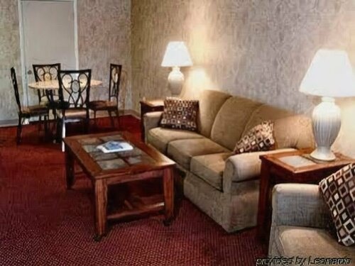 Гостиница Knights Inn Traverse City в Траверс-Сити