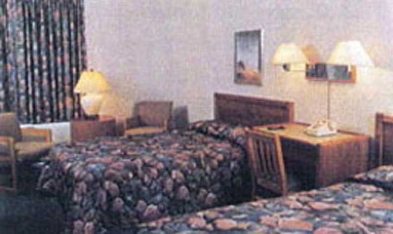 Фото Days Inn by Wyndham Amarillo East