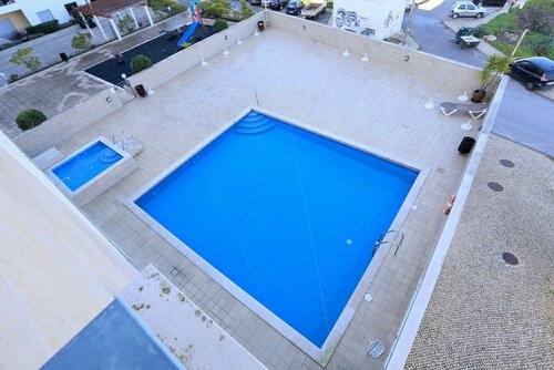 Жильё посуточно 3 Bedroom Apartment With Indoor Pool Central Lagos