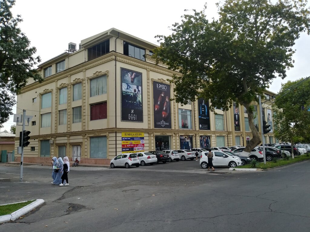 Clothing store Roberto Muzzo, Tashkent, photo