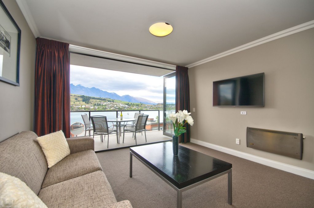 Фото Lake Views at The Shores - Private Apartment