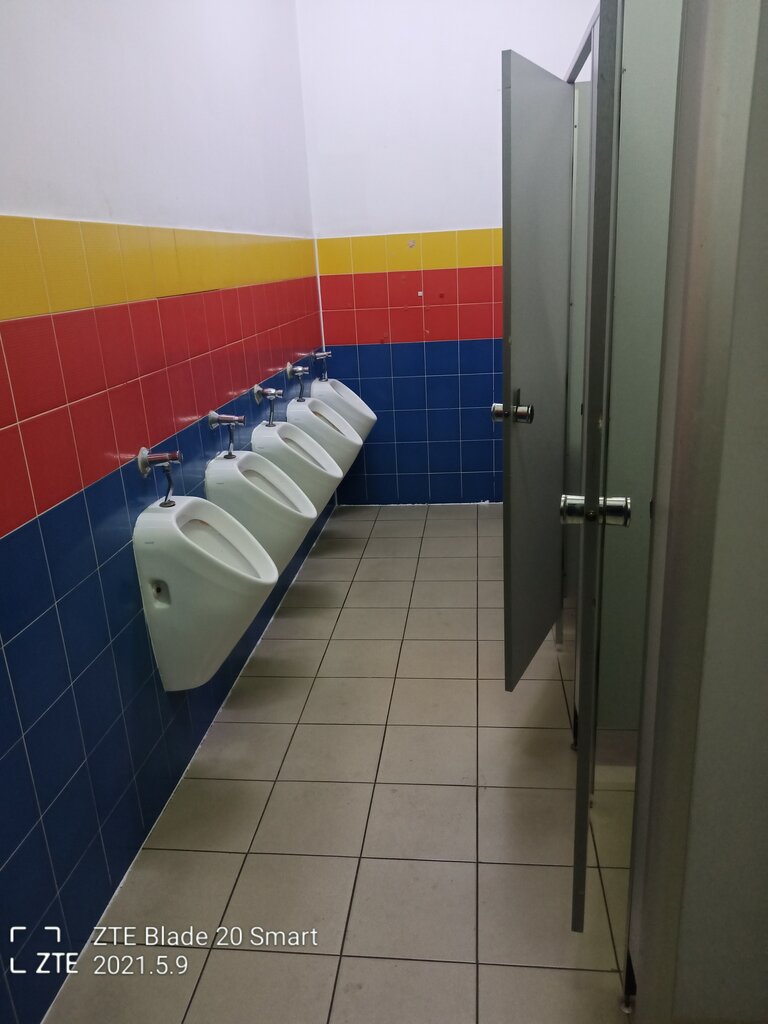 Club toilet 20