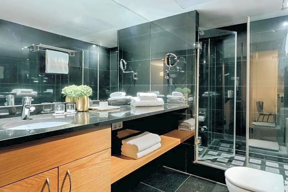 Фото Hesperia Barcelona Fira Apartments