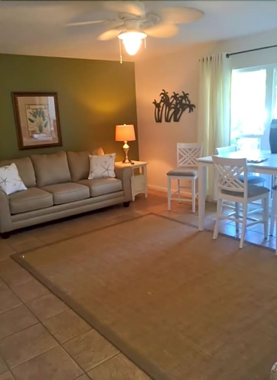 Фото Pearl Beach Inn