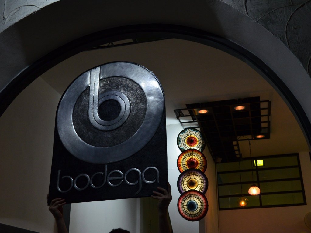 Фото Bodega  Party Hostel - City Center Bangkok