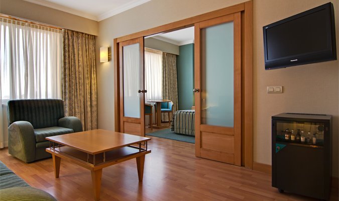 Фото Sana Metropolitan Hotel