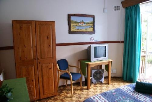 Фото Airport Inn Bed and Breakfast