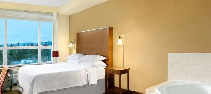 Фото Four Points by Sheraton Victoria Gateway