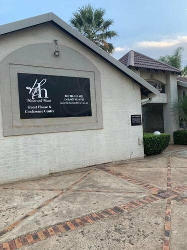 Hotel House and Heart Guest House, Earth, photo