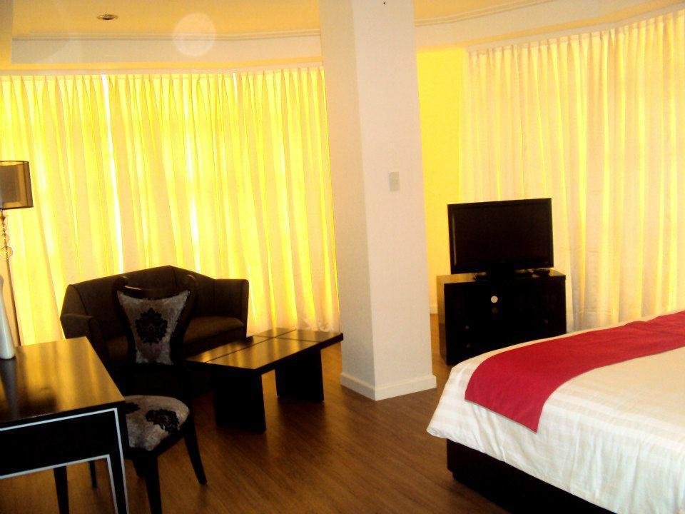 Фото Queen Margarette Hotel - Downtown