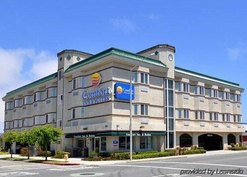 Гостиница Comfort Inn & Suites San Francisco Airport West в Сан-Бруно