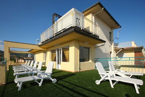 Внешний вид отеля Hotel Ariston в Монтекатини-Терме, фото 4