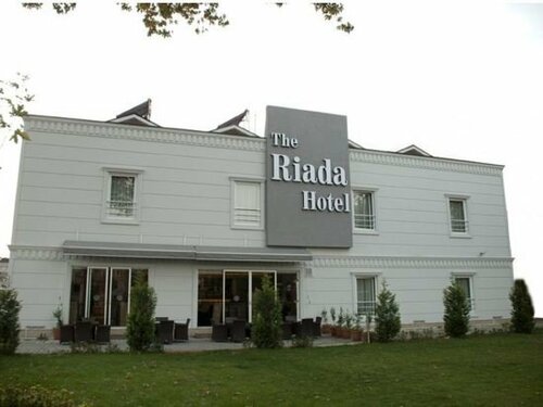 Гостиница Riada Hotel в Адапазары
