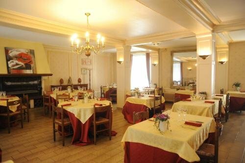 Гостиница Hôtel Restaurant l'Aigle d'Or в Тйе
