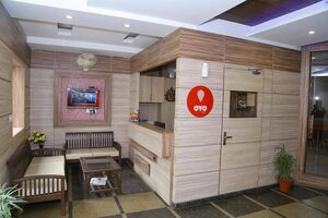 Oyo Rooms Paras Down Town Mall