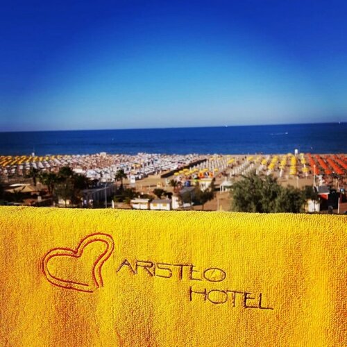 Внешний вид отеля Hotel Aristeo в Римини, фото 4