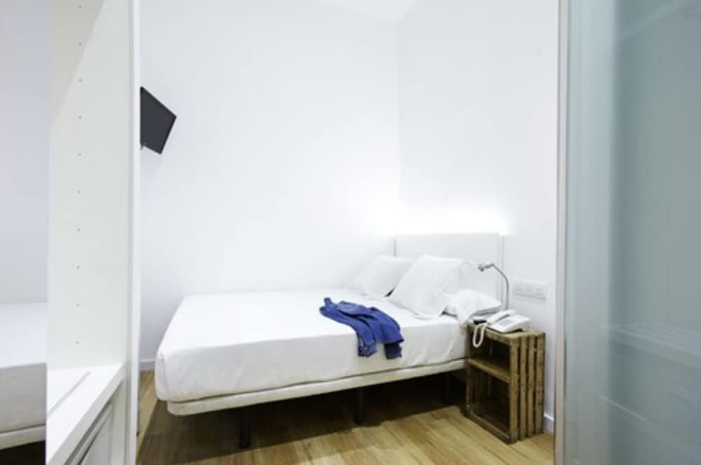 Фото Som Nit Born