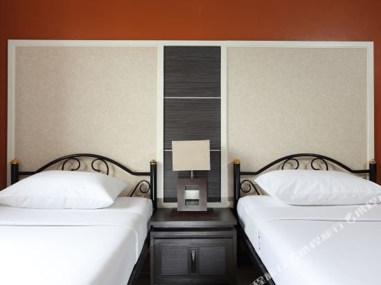 Фото Rambuttri Village Inn & Plaza