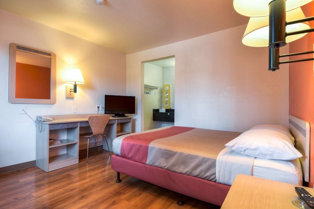 Фото Motel 6 Escondido, Ca