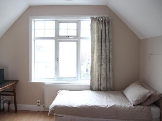 Фото Airport Guest House