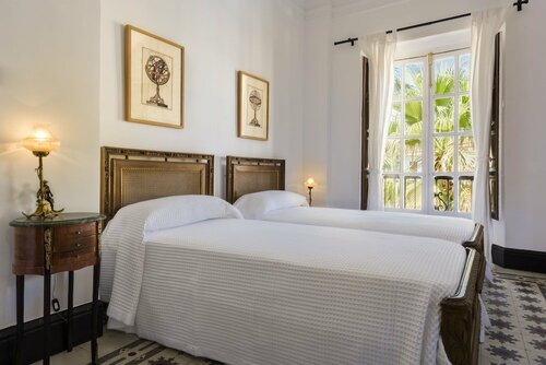 Гостиница Stylish & Beautiful 3 Bd Aptm in a Wonderful Location. Romanilla