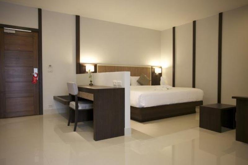 Фото April Suites