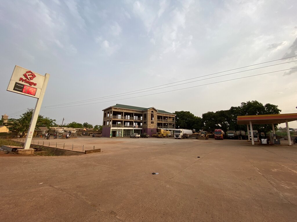 Gas station Frimps, Tamale, photo