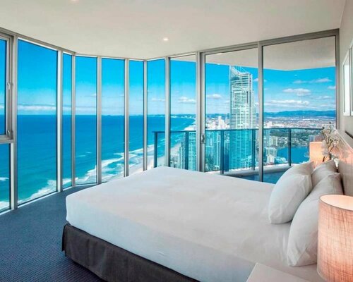 Гостиница Hilton Surfers Paradise Hotel & Residences в Голд-Кост