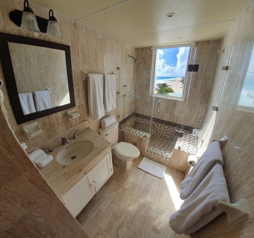 Фото Paradise Beachfront & Nightlife Heart