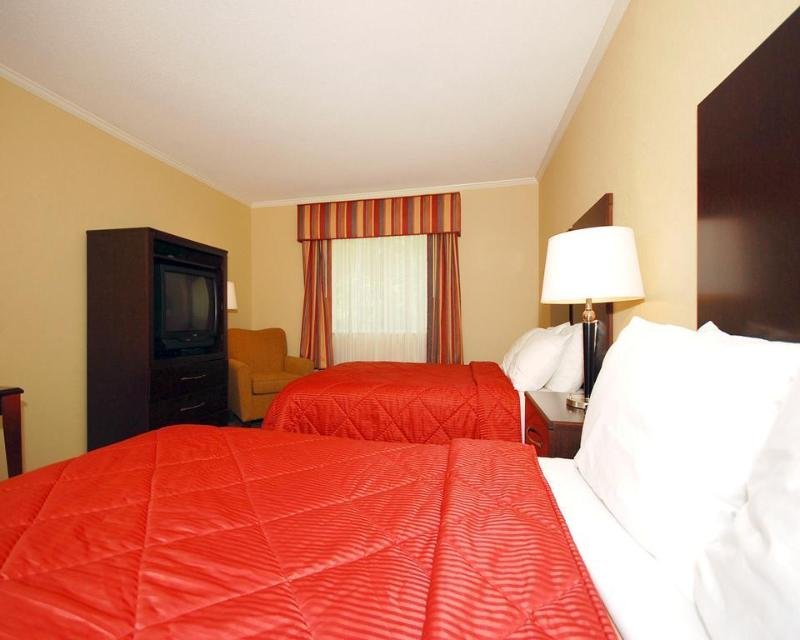 Фото Comfort Inn & Suites