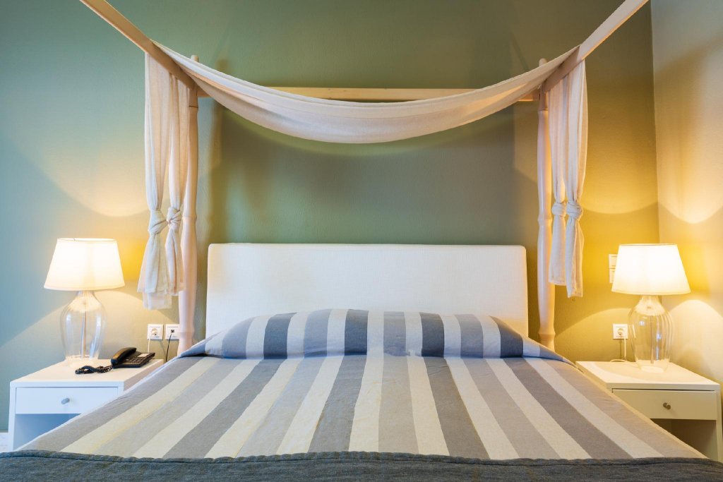 Фото Bourtzi Hotel